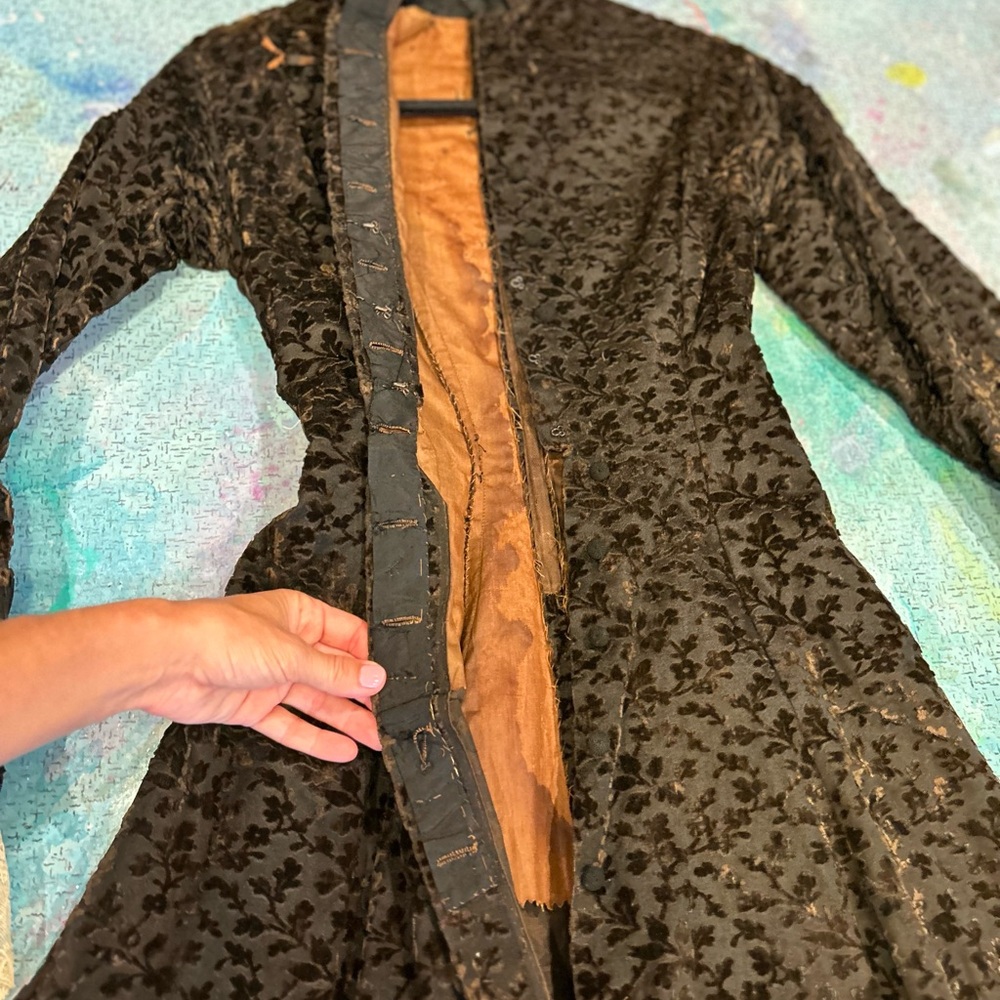 1900s Antique Velvet Dress - Picture 7 of 16